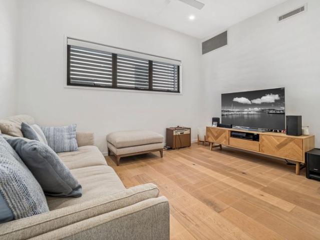 Townhouse for rent in Balmoral, Greater Brisbane