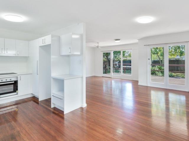 Townhouse for rent in Labrador, Gold Coast City