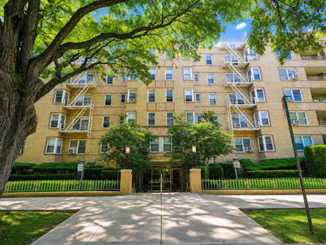 Apartment for sale in Arverne, New York