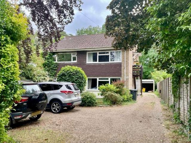 Maisonette for sale in Fleet, Hart