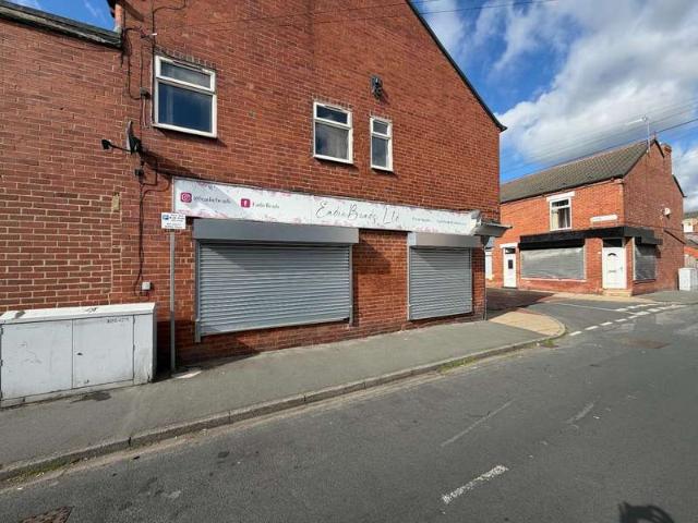 Property for rent in Half Acres, Wakefield