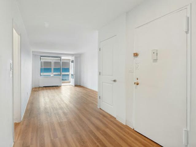 Property for sale in The Bronx, Arverne