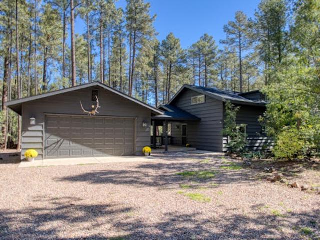 Property for sale in Pinetop, Pinetop-Lakeside