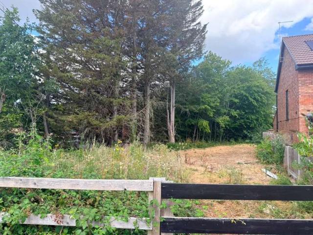 Property for sale in Fairlands, Guildford