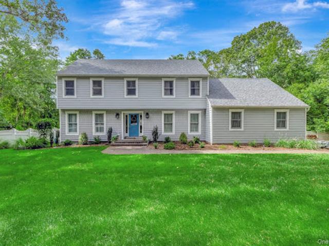 Property for sale in Smithtown, New York