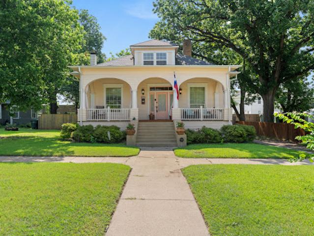 Property for sale in Temple Bar Marina, Texas