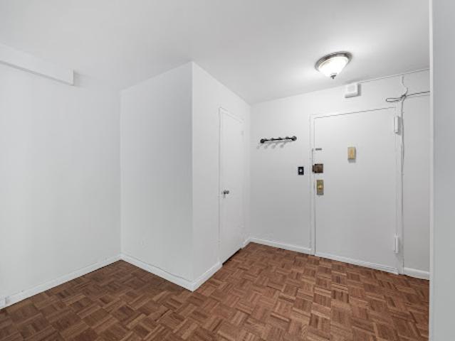 Apartment for sale in Edgewater, New Jersey