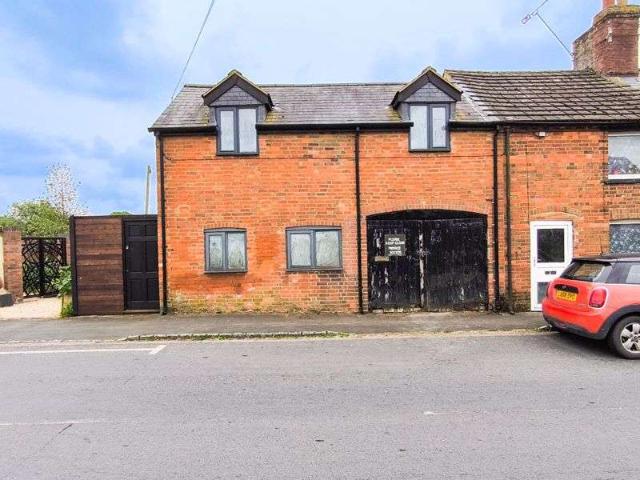 Property for sale in Lower Ascott, Buckinghamshire