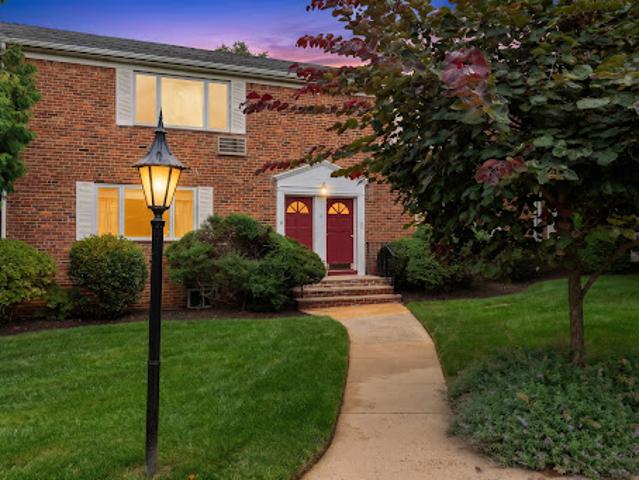 Apartment for sale in Monmouth, New Jersey