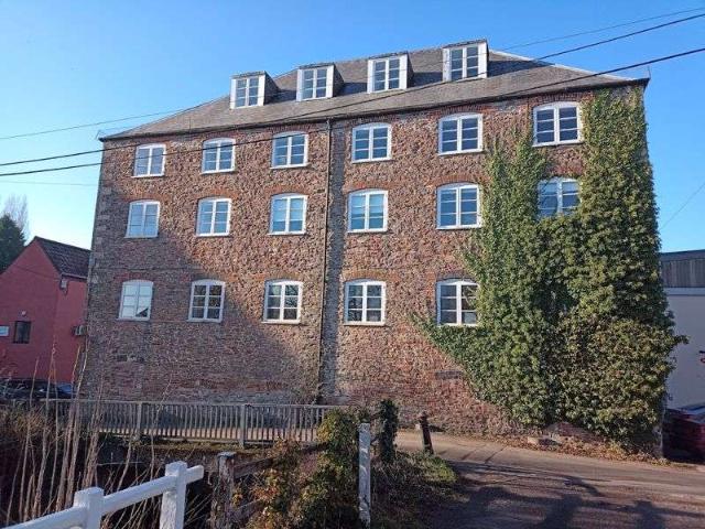 Property for rent in Charfield