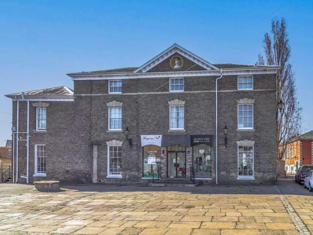 Property for rent in Chelmondiston, Suffolk