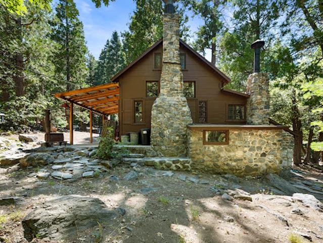 Property for sale in Angelus Oaks, California
