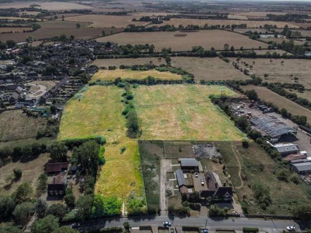 Property for sale in Eaton Bray, Central Bedfordshire