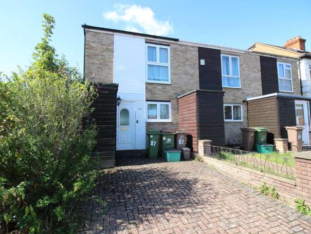 Property for sale in Worcester Park, Greater London