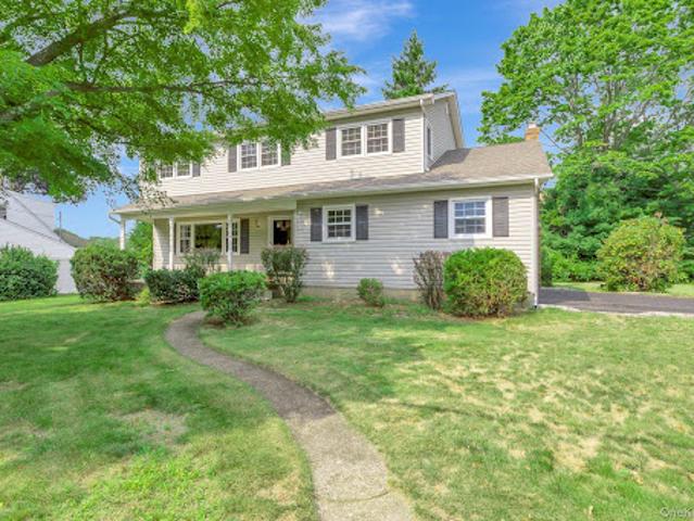 Property for sale in Smithtown, New York