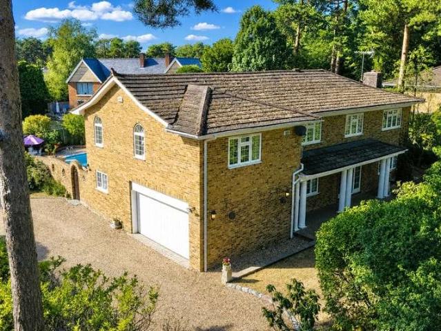 Property for sale in Heatherside, Heol-las