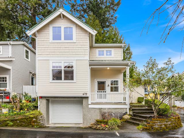 Property for sale in Bainbridge Island, Washington