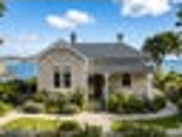 House for sale in Otakou