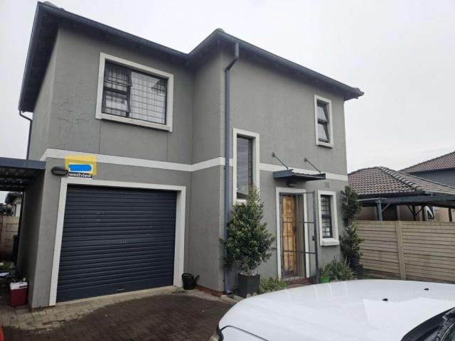 House for rent in Waterkloof, Gauteng