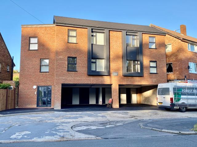 Apartment for rent in Rowner, Middlecroft