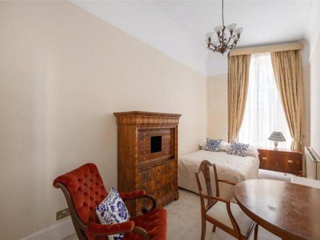 Property for rent in Cat Hill, England