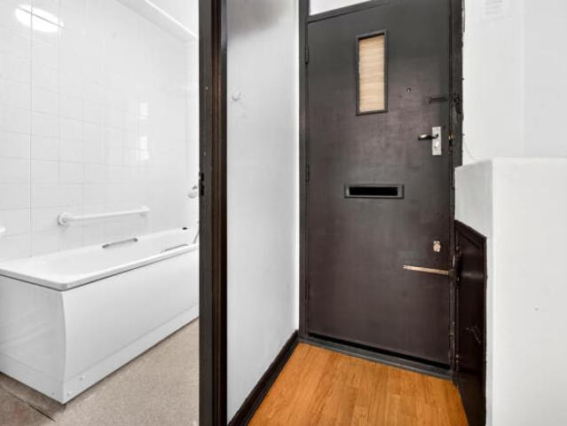 Apartment for rent in Cat Hill, England