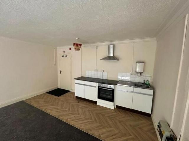 Property for rent in Hyde Park, West Yorkshire