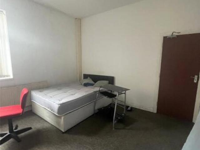 Property for rent in Calderstones