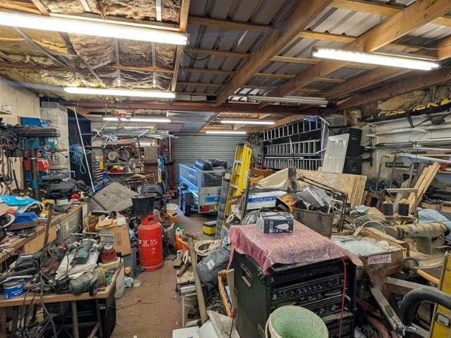 Property for sale in Gedling, East Midlands