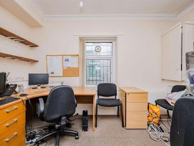 Property for sale in Gibbonsdown, Barry
