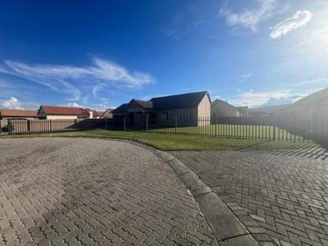 Townhouse for sale in Tlhabane, North West