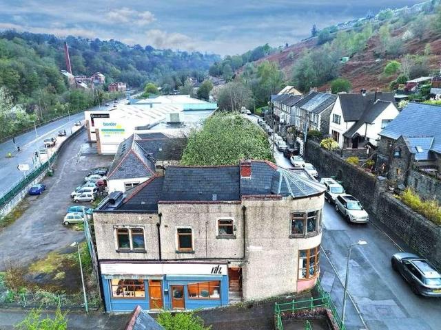Property for sale in Hafodyrynys, Crumlin