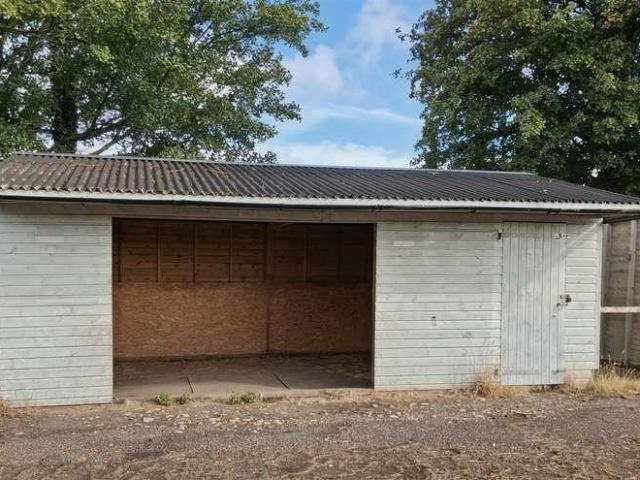 Property for sale in Hudnall, Pouchen End