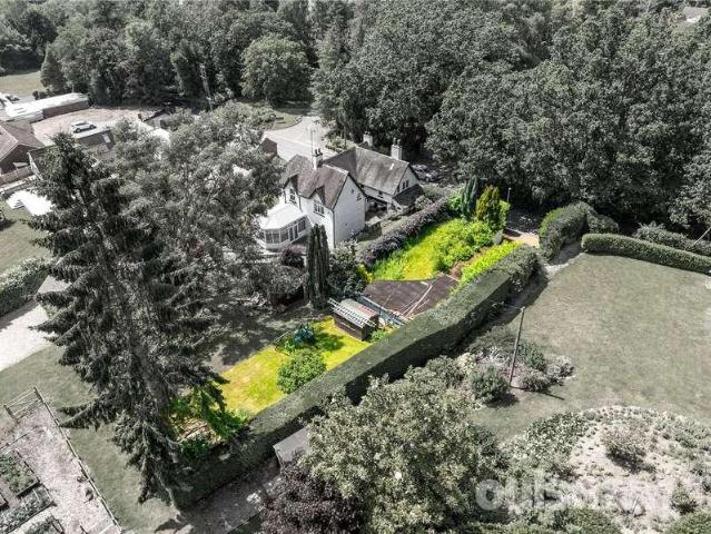 Property for sale in Bromsgrove, Worcestershire