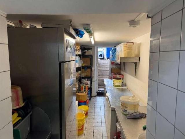 Property for sale in Winchmore Hill, Edmonton