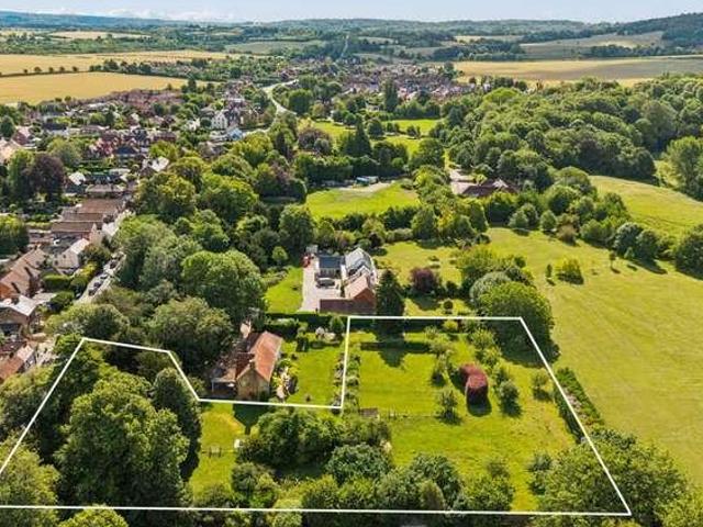 Property for sale in Aston Clinton, Buckinghamshire