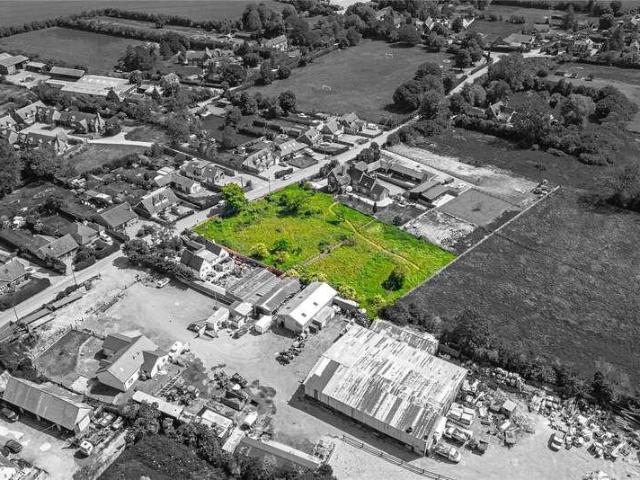 Property for sale in Southgate, Oakwood