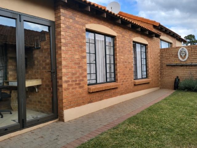 House for rent in Heuwelsig, City of Tshwane Metropolitan Municipality