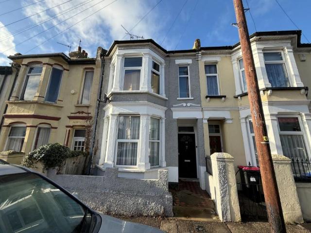 Property for sale in Alton Barnes