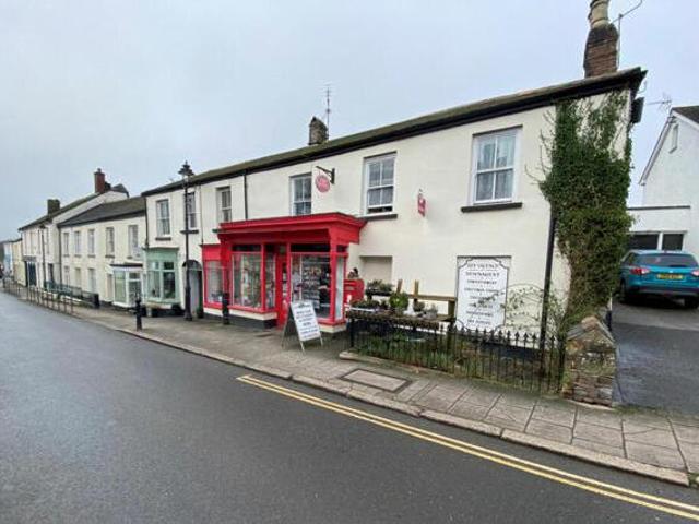 House for sale in Weir Quay, Devon