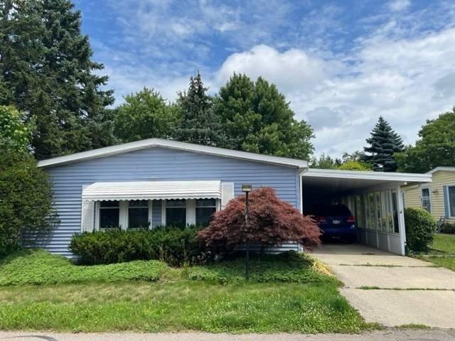 House for sale in Rochester Hills, Michigan