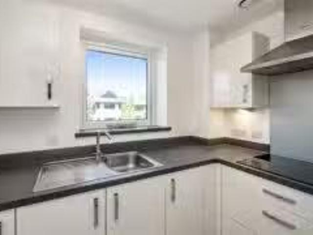 Apartment for rent in Hounsome Fields, Priest Down