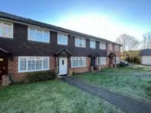 Apartment for rent in Heol-las, Surrey