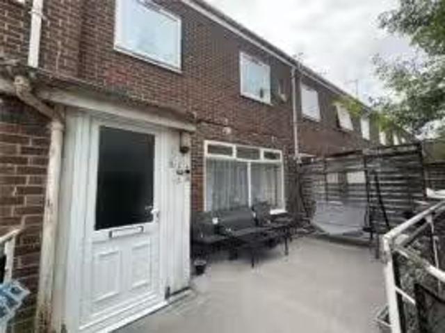 Apartment for rent in Heol-las, Surrey