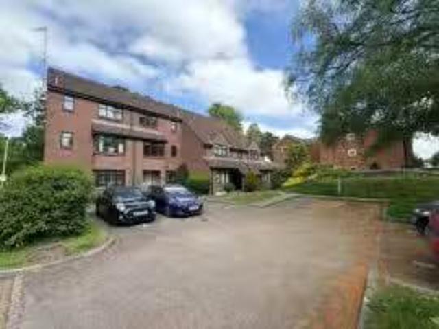 Apartment for rent in Heol-las, Surrey