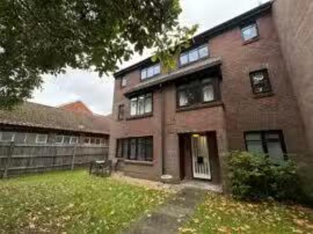 Apartment for rent in Heol-las, Surrey