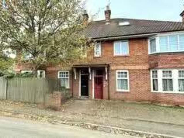 Apartment for rent in Heol-las, Surrey