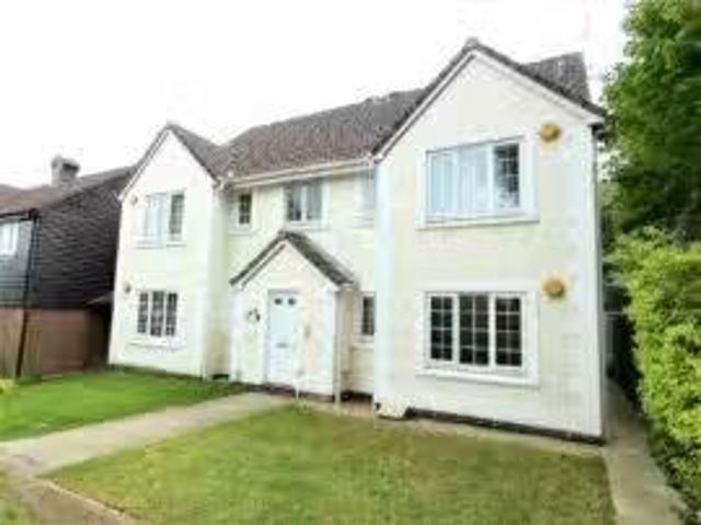Apartment for rent in Hounsome Fields, Priest Down
