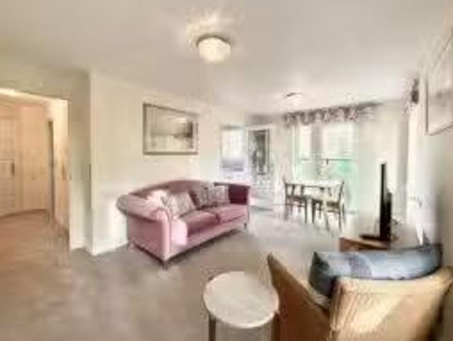 Apartment for rent in Heol-las, Surrey