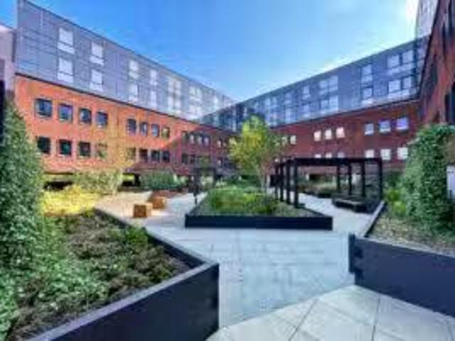 Apartment for rent in Heol-las, Surrey